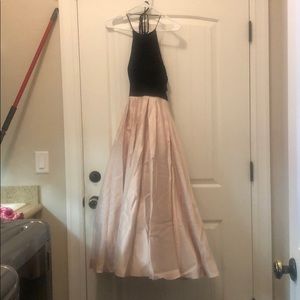 I am selling a bridesmaid dress.